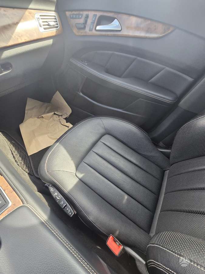 Mercedes-Benz CLS350 - 7
