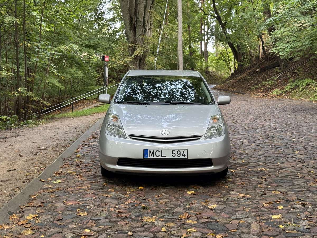 Toyota Prius - 3
