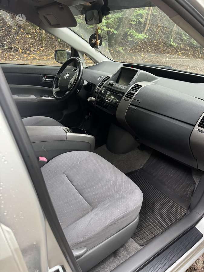 Toyota Prius - 8