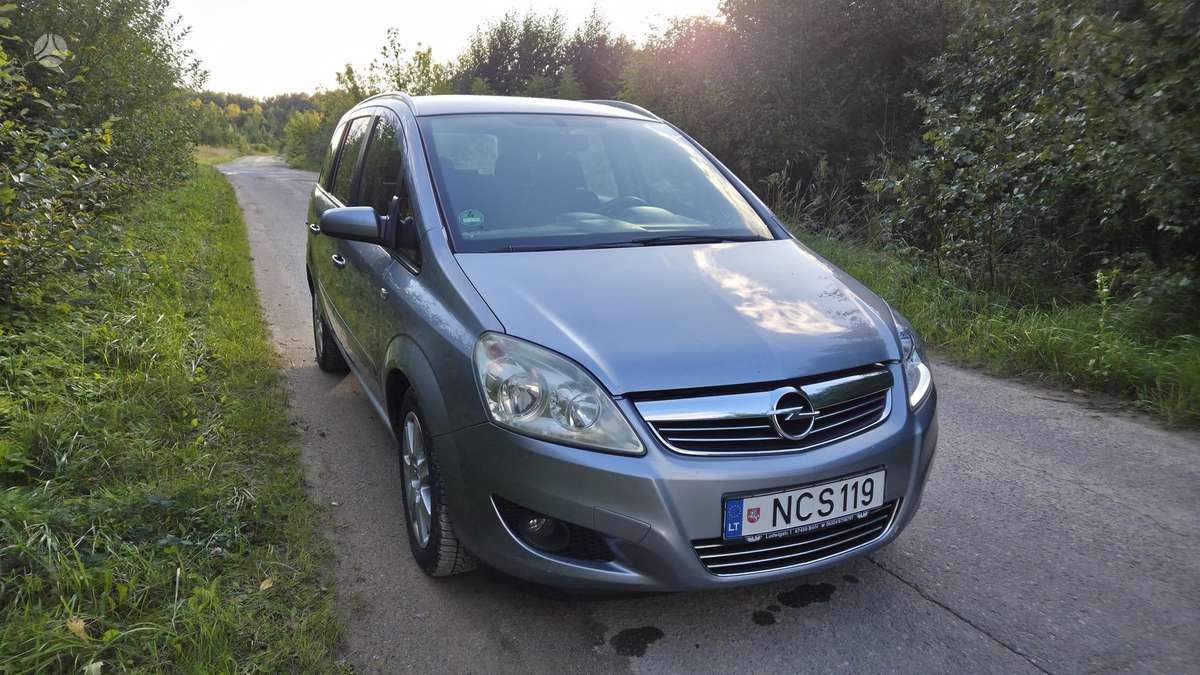 Opel Zafira - 1