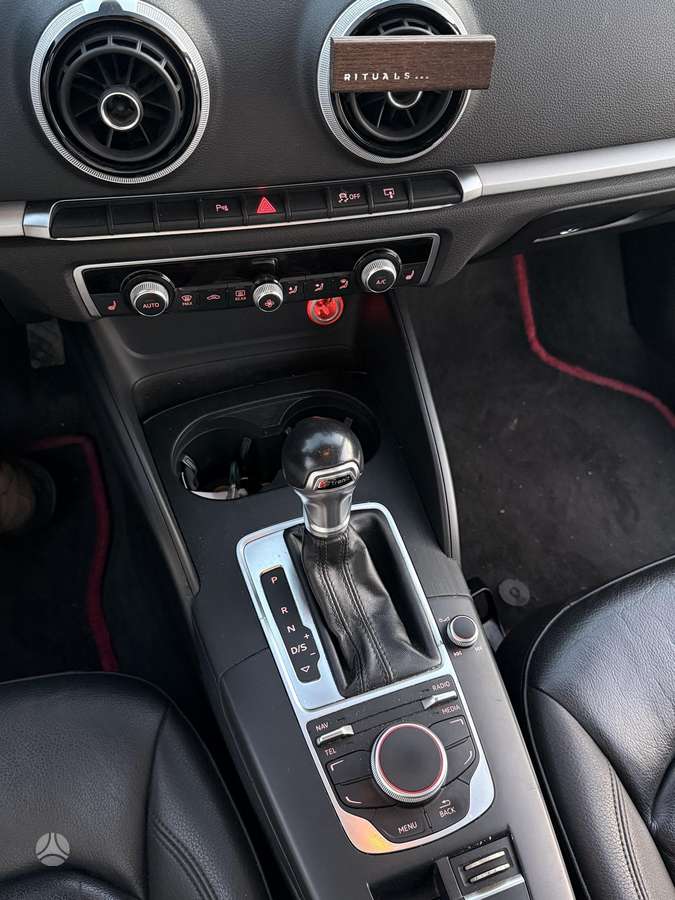 Audi A3, 1.8 l., Седан