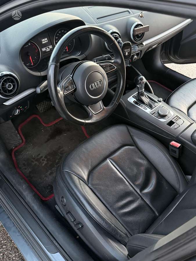 Audi A3, 1.8 l., Седан