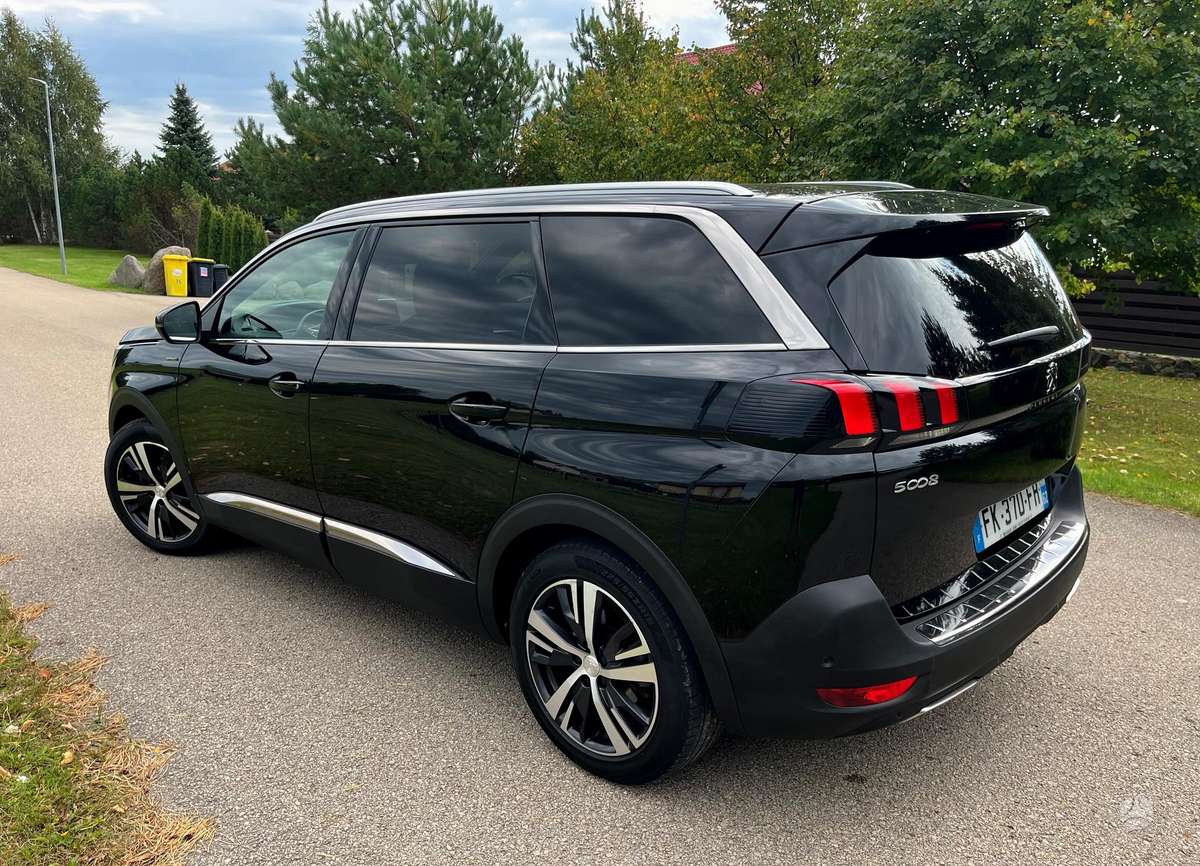Peugeot 5008 - 8