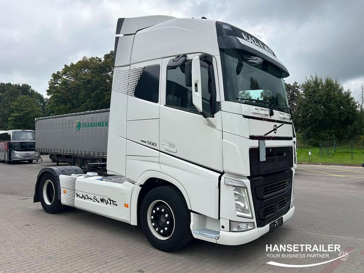 Volvo FH 42T, double sleeper