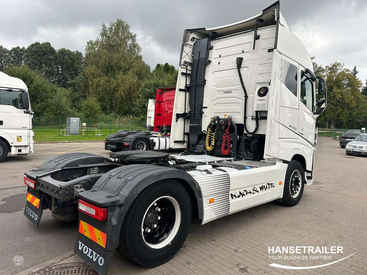 Volvo FH 42T, double sleeper