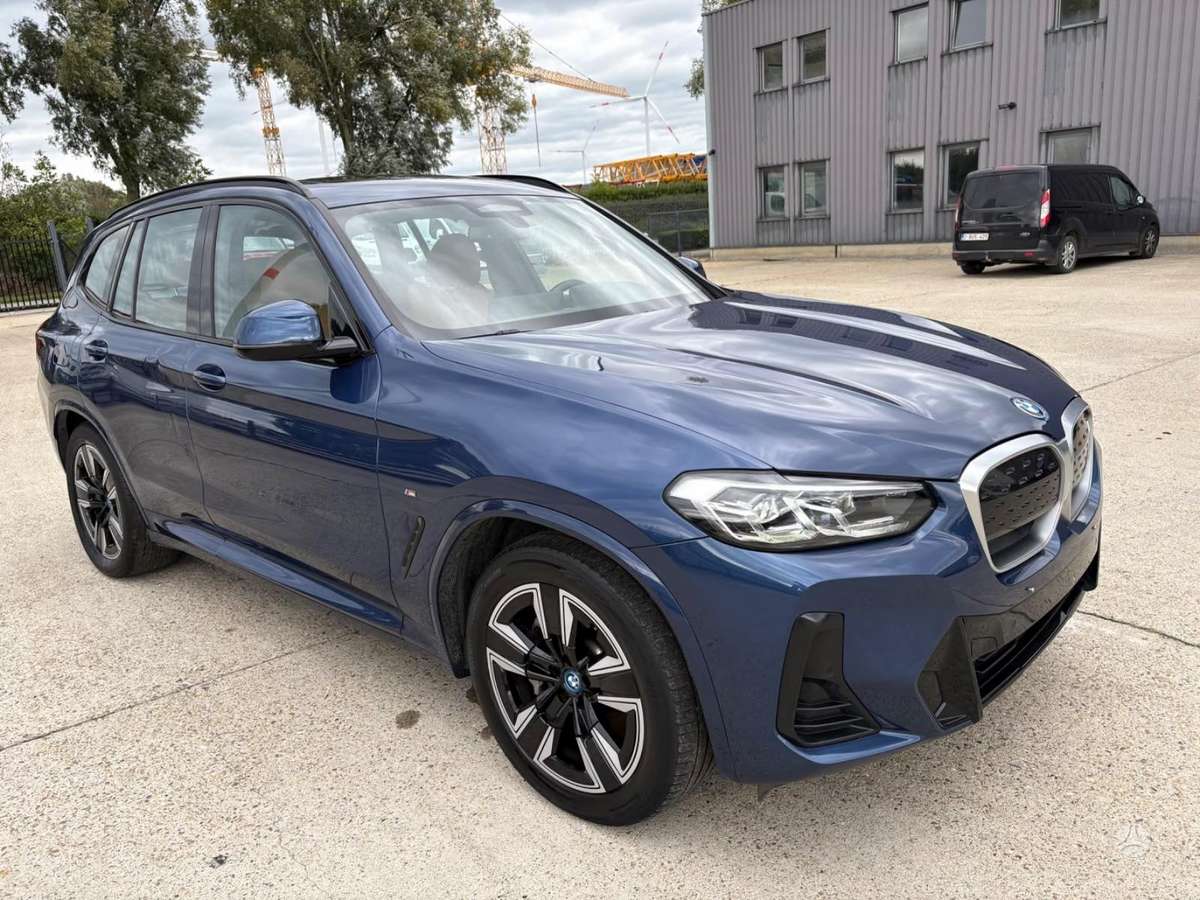 BMW iX3 - 1