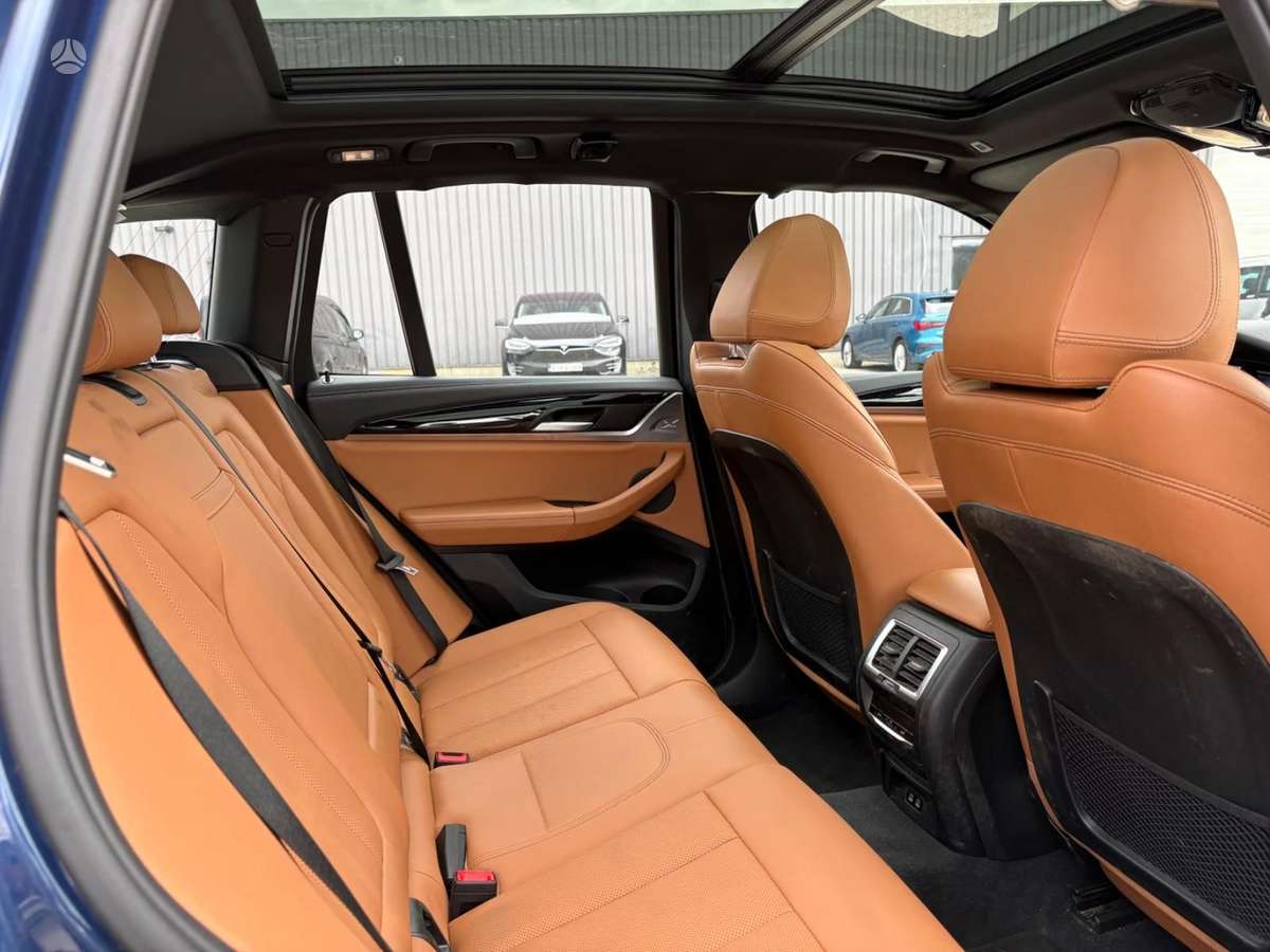 BMW iX3 - 10