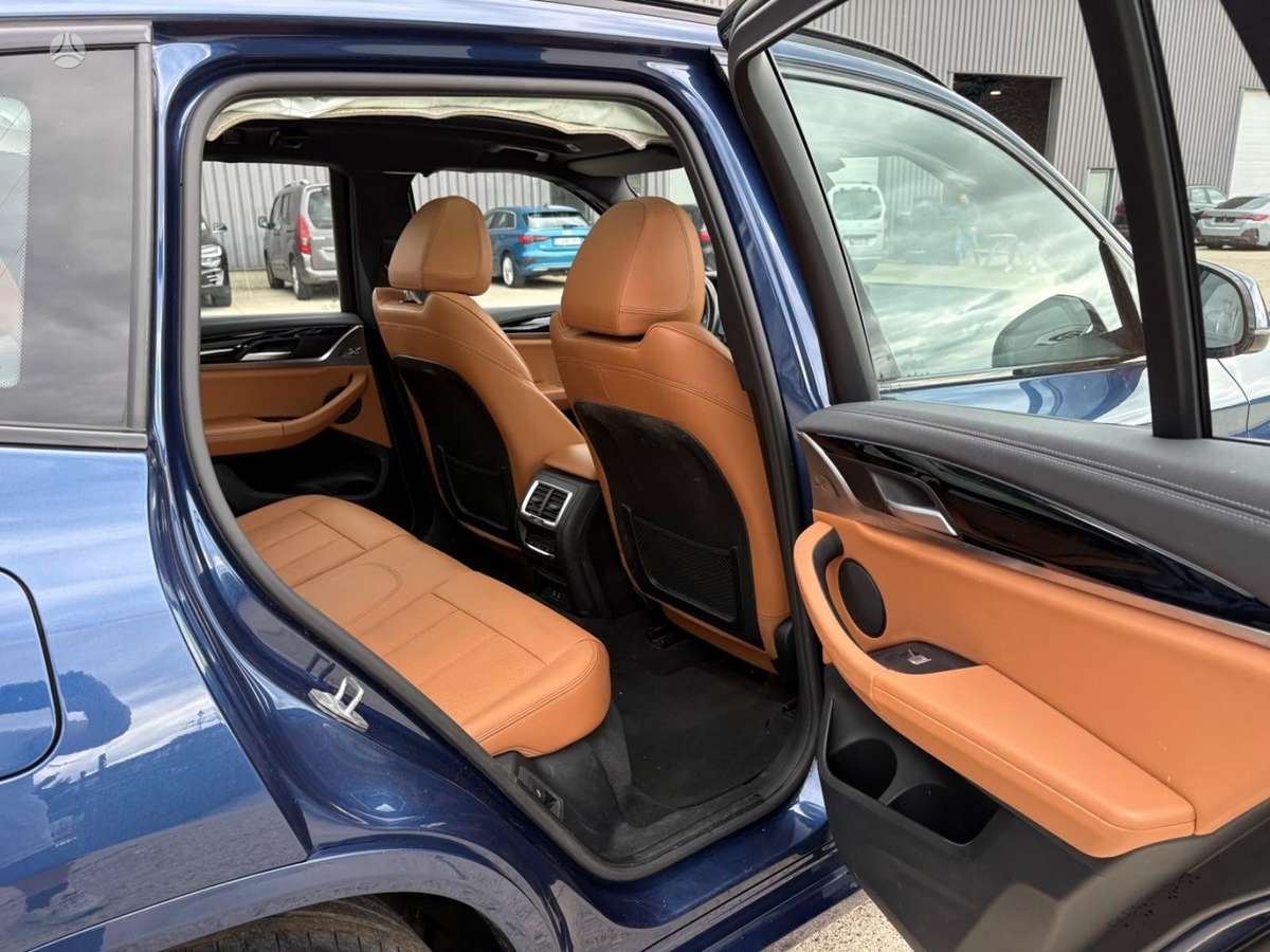 BMW iX3 - 11