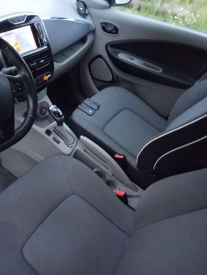 Renault Zoe - 12