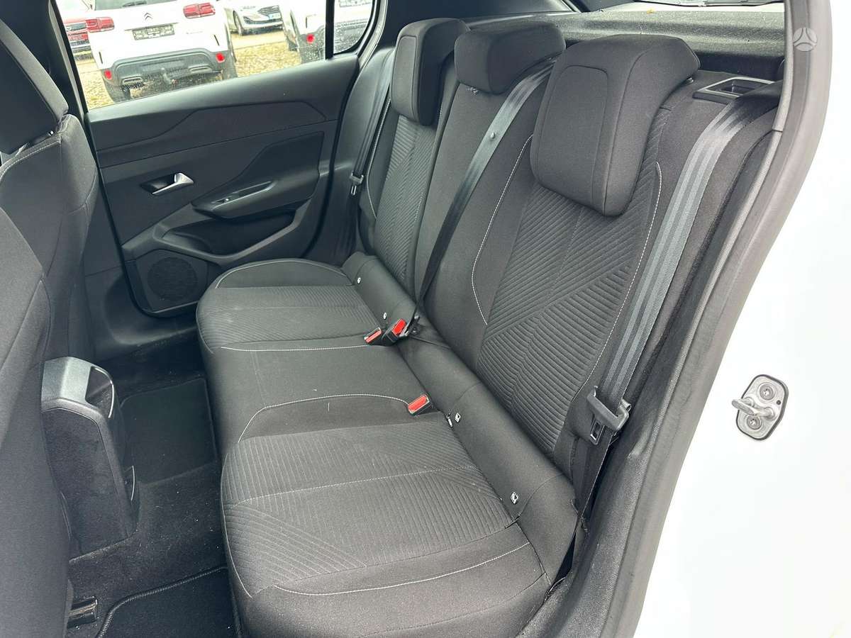 Peugeot 308, 1.2 l., hatchback