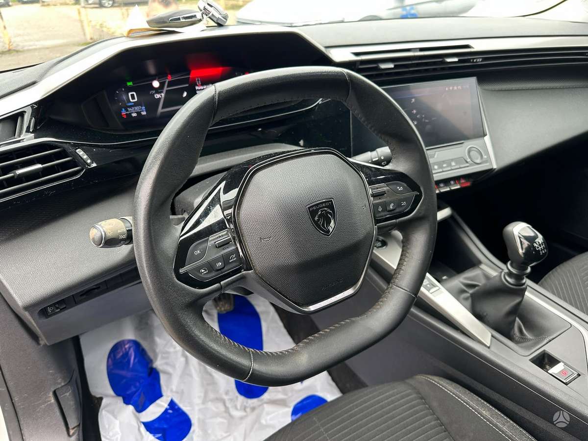 Peugeot 308, 1.2 l., hatchback