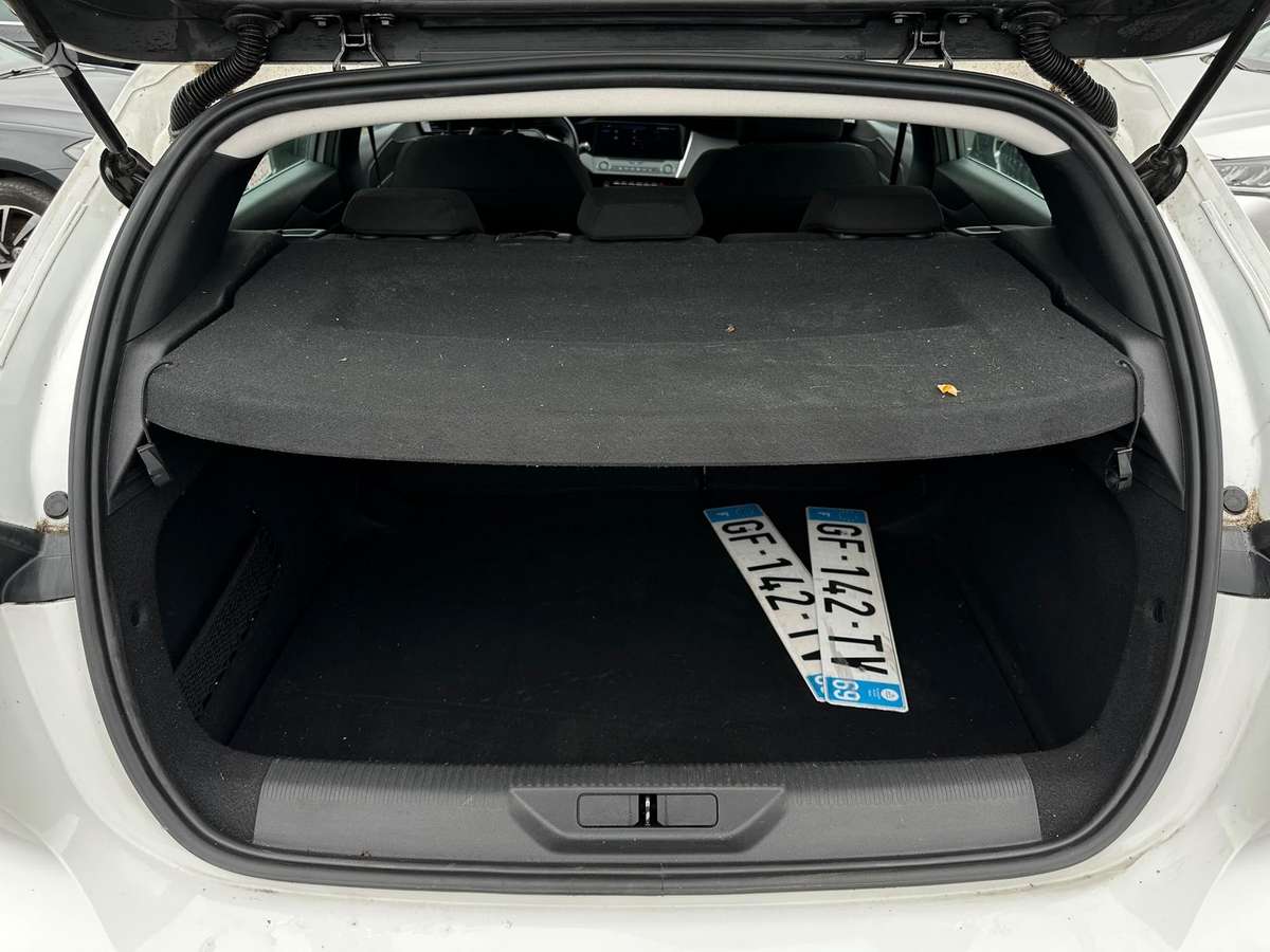 Peugeot 308, 1.2 l., hatchback
