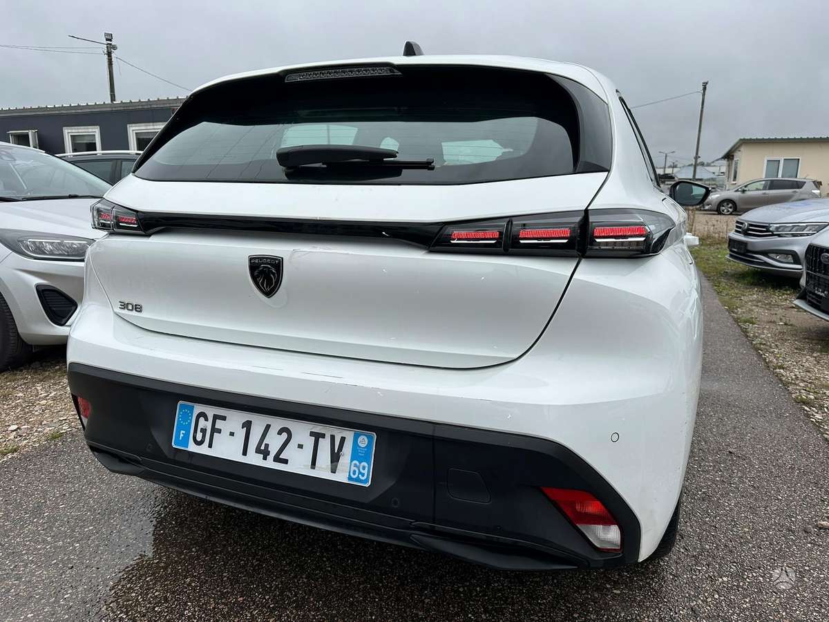 Peugeot 308, 1.2 l., hatchback