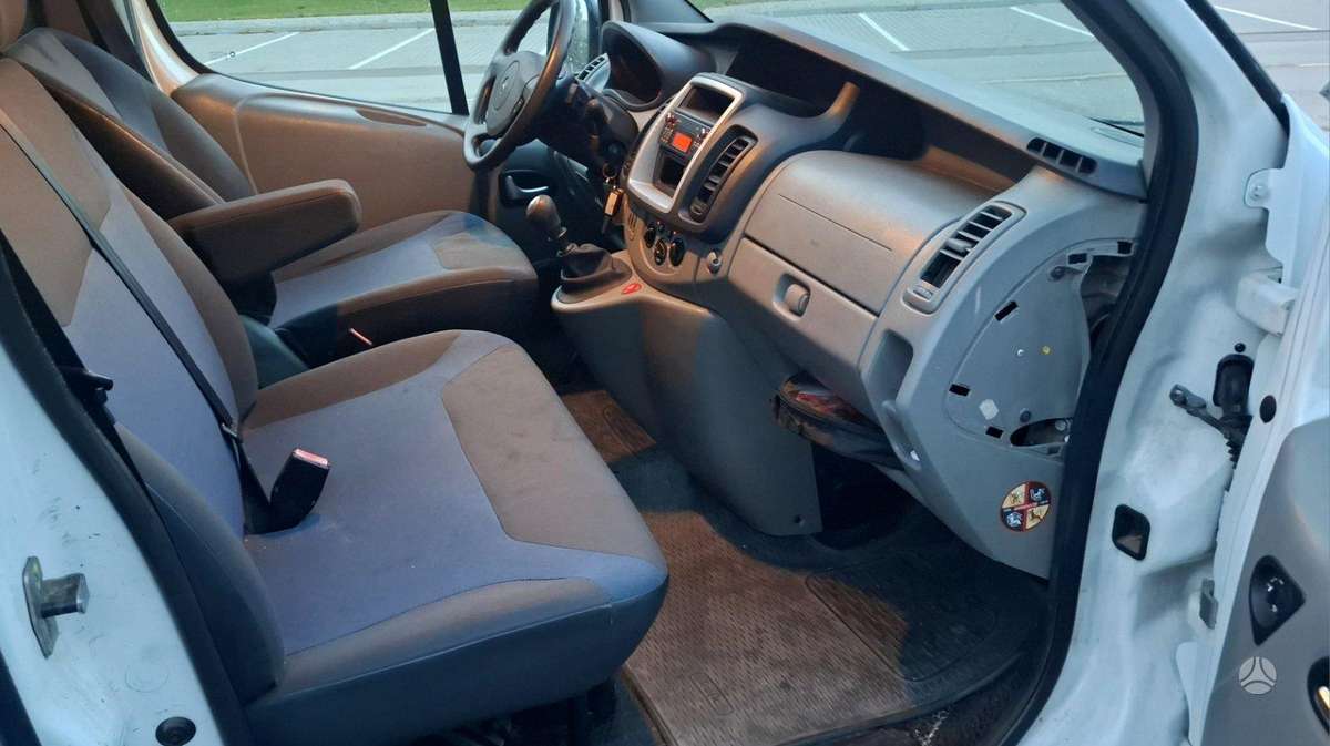 Renault Trafic - 12