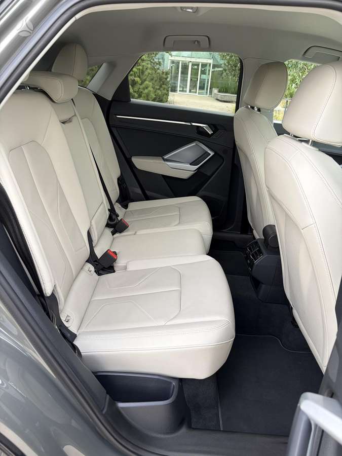 Audi Q3 Sportback - 12