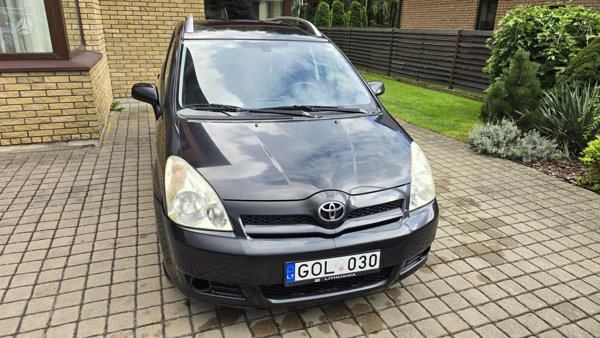 Toyota Corolla Verso - 1