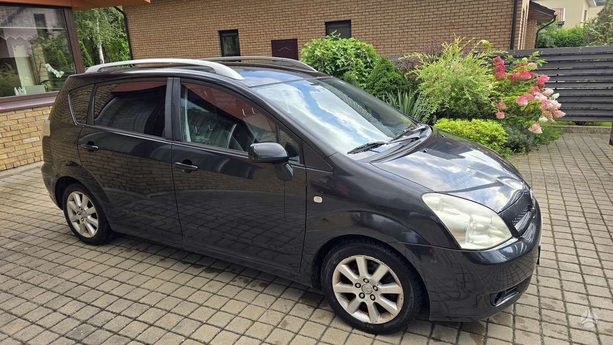 Toyota Corolla Verso - 2