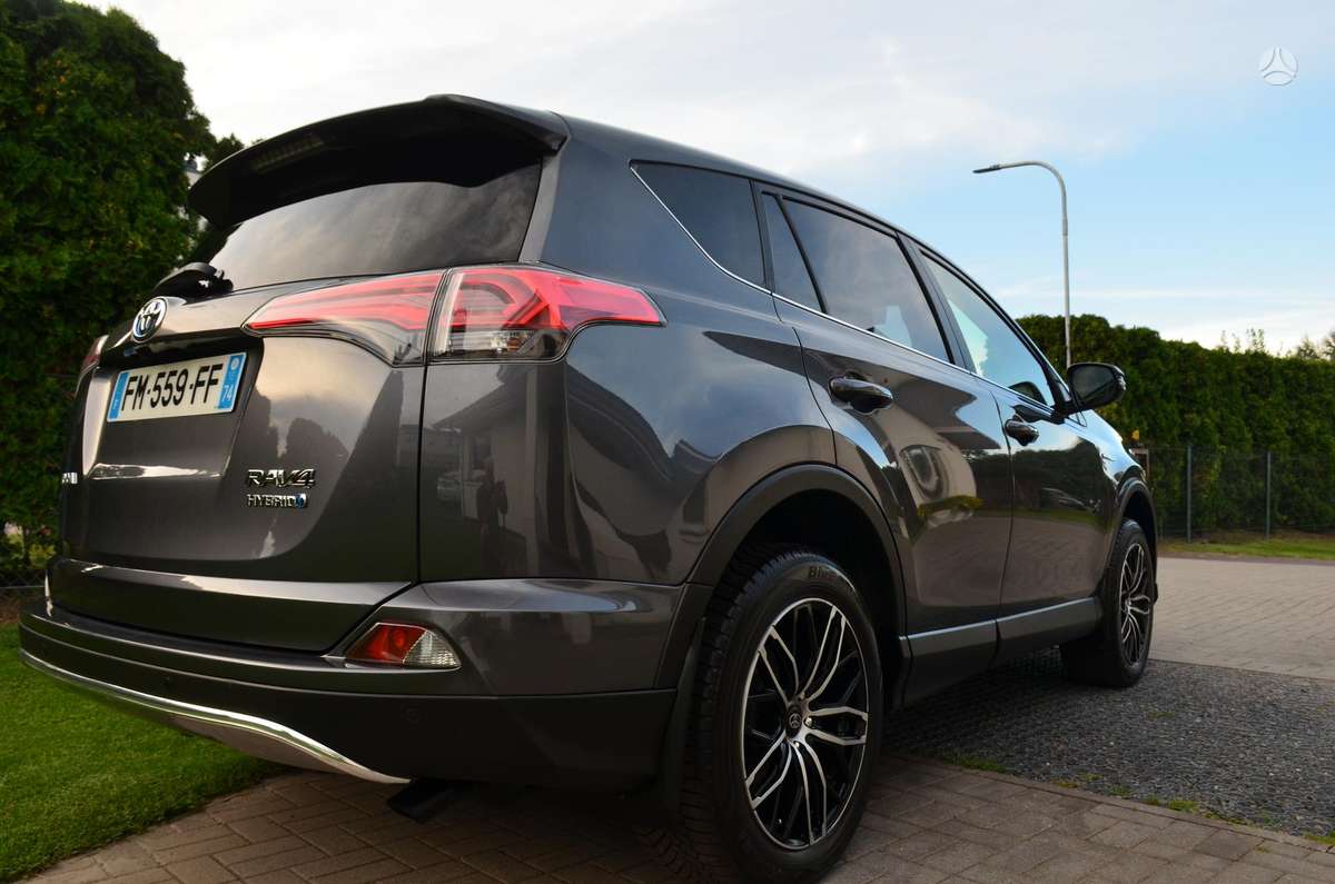Toyota RAV4 - 6