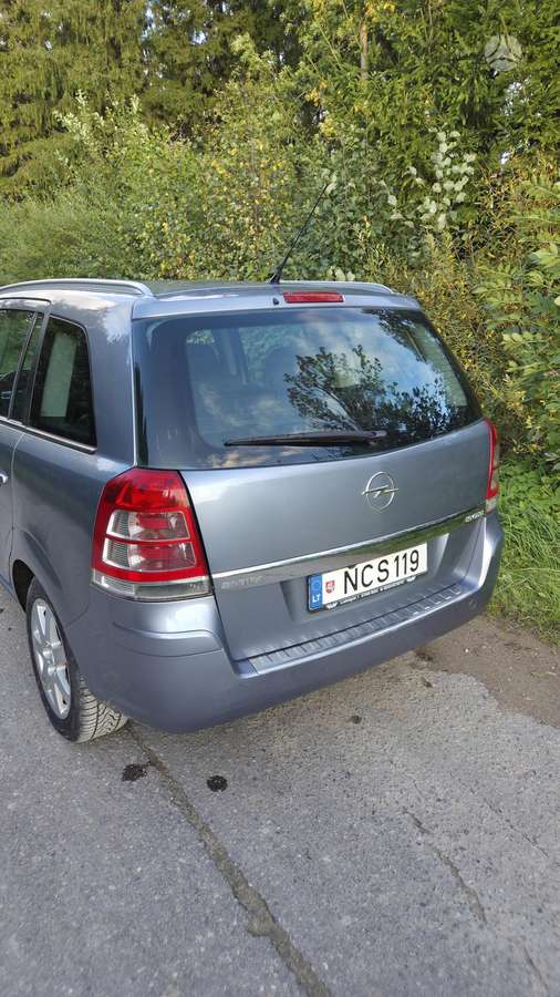 Opel Zafira - 9