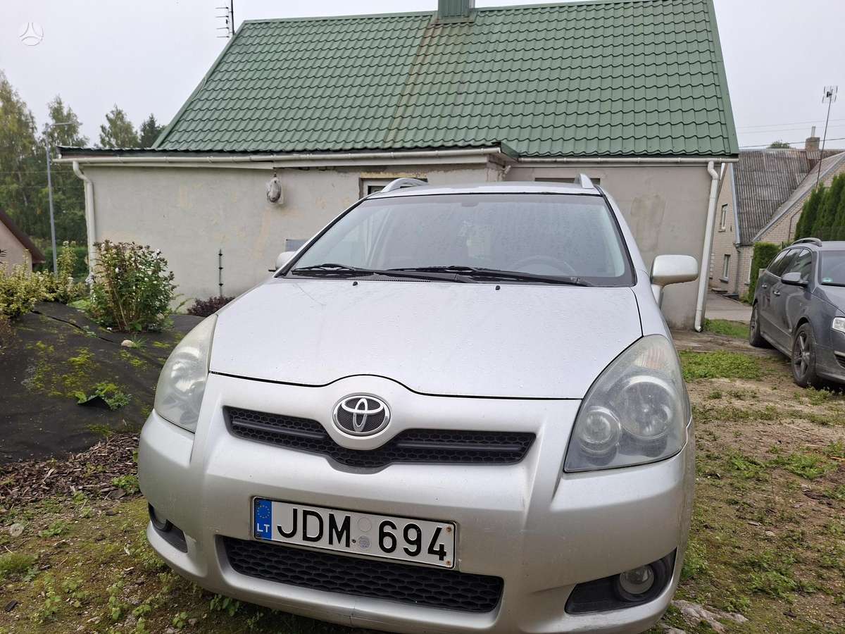 Toyota Corolla Verso - 2