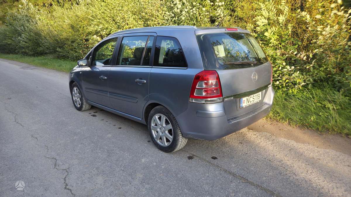 Opel Zafira - 10