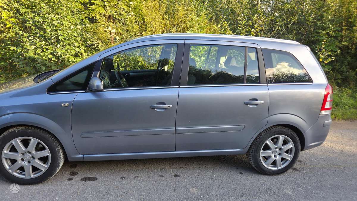 Opel Zafira - 11