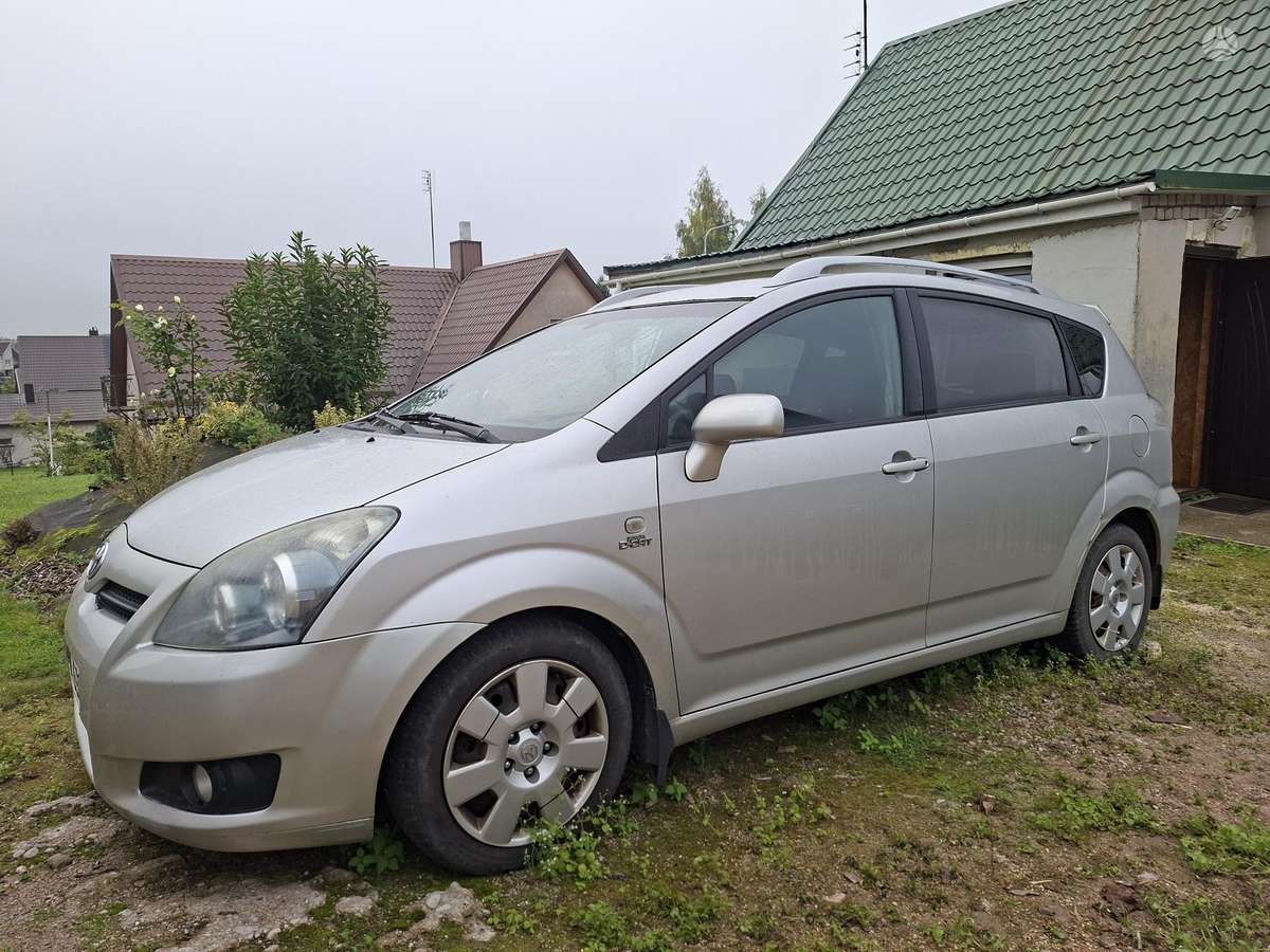 Toyota Corolla Verso - 3