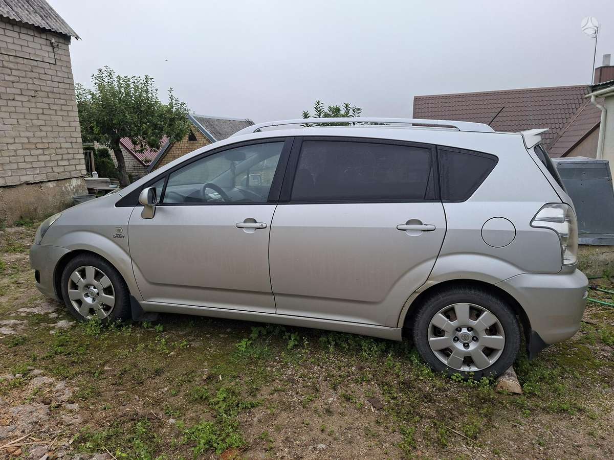 Toyota Corolla Verso - 4