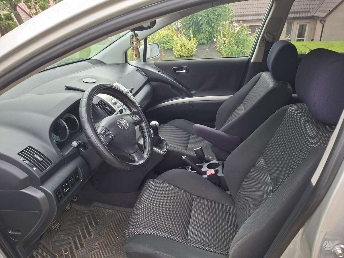 Toyota Corolla Verso - 7