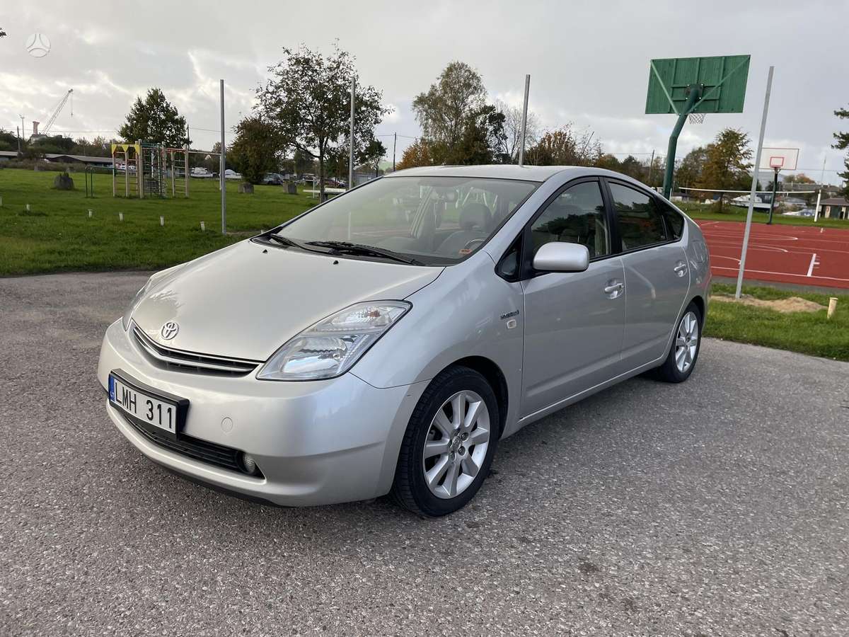 Toyota Prius - 3