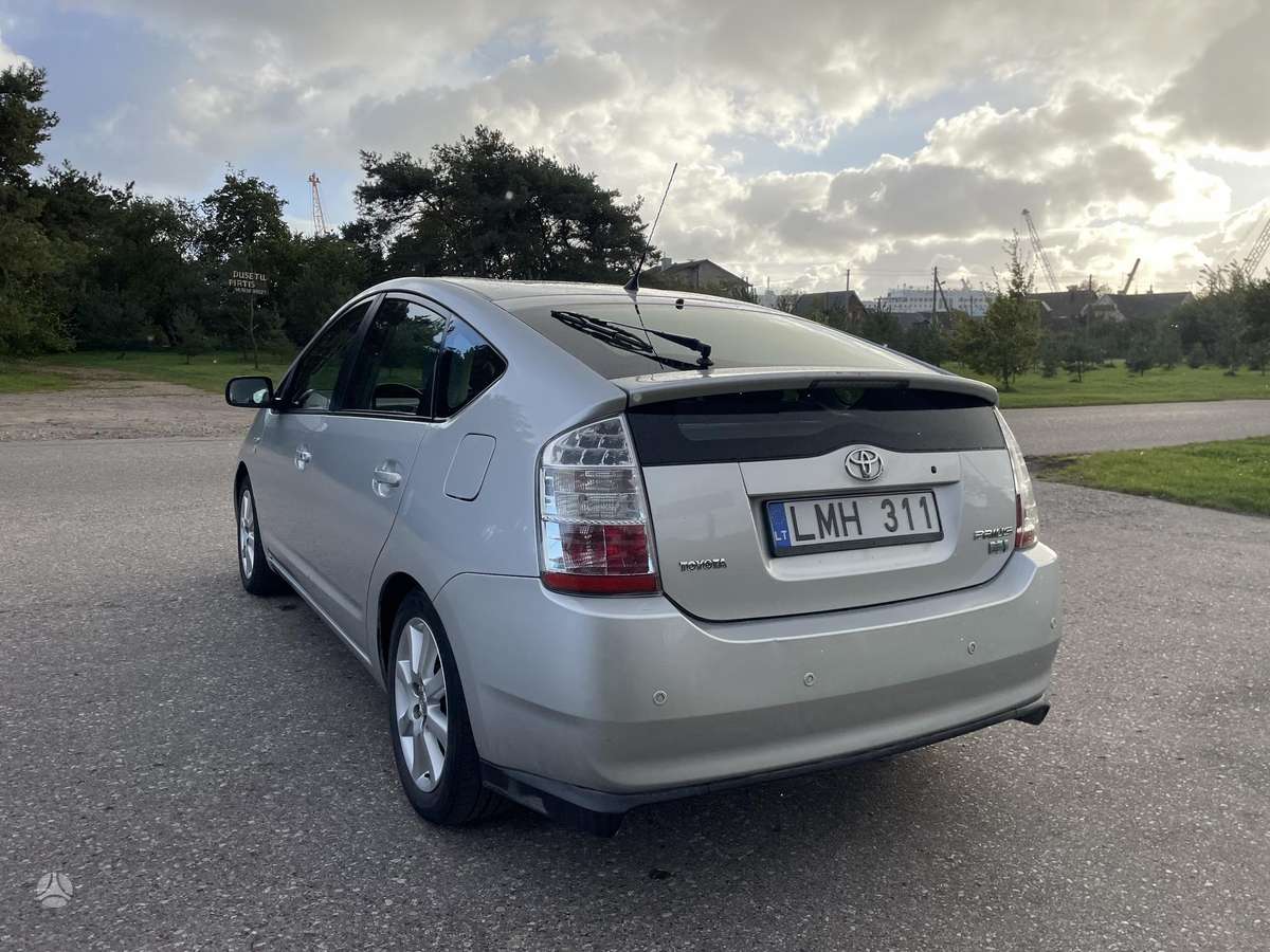 Toyota Prius - 8