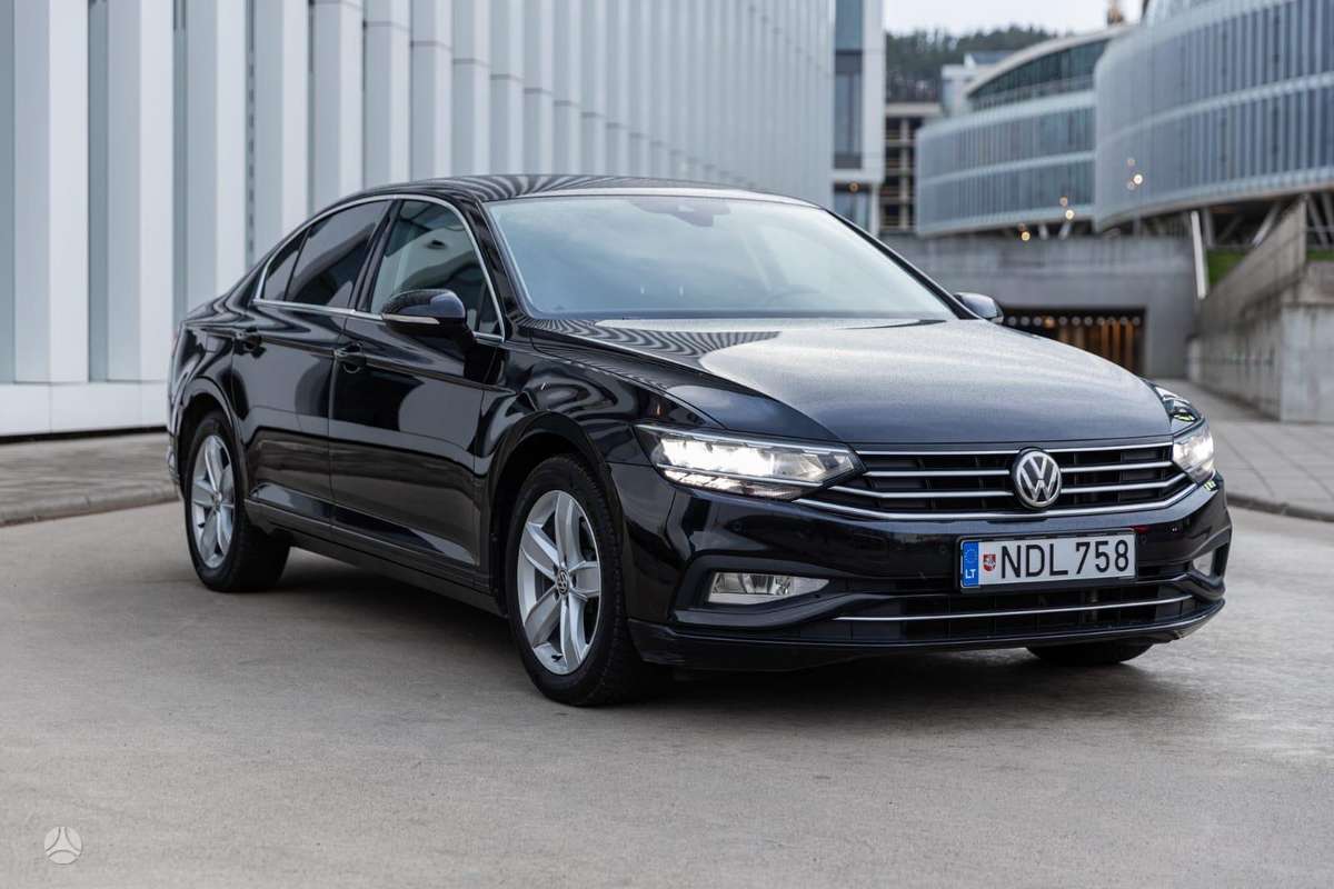 Volkswagen Passat - 1