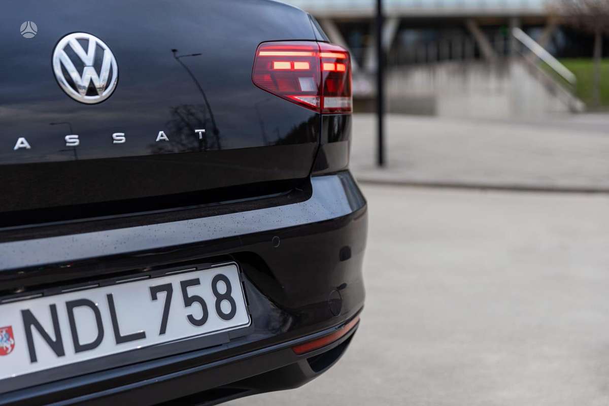 Volkswagen Passat - 6
