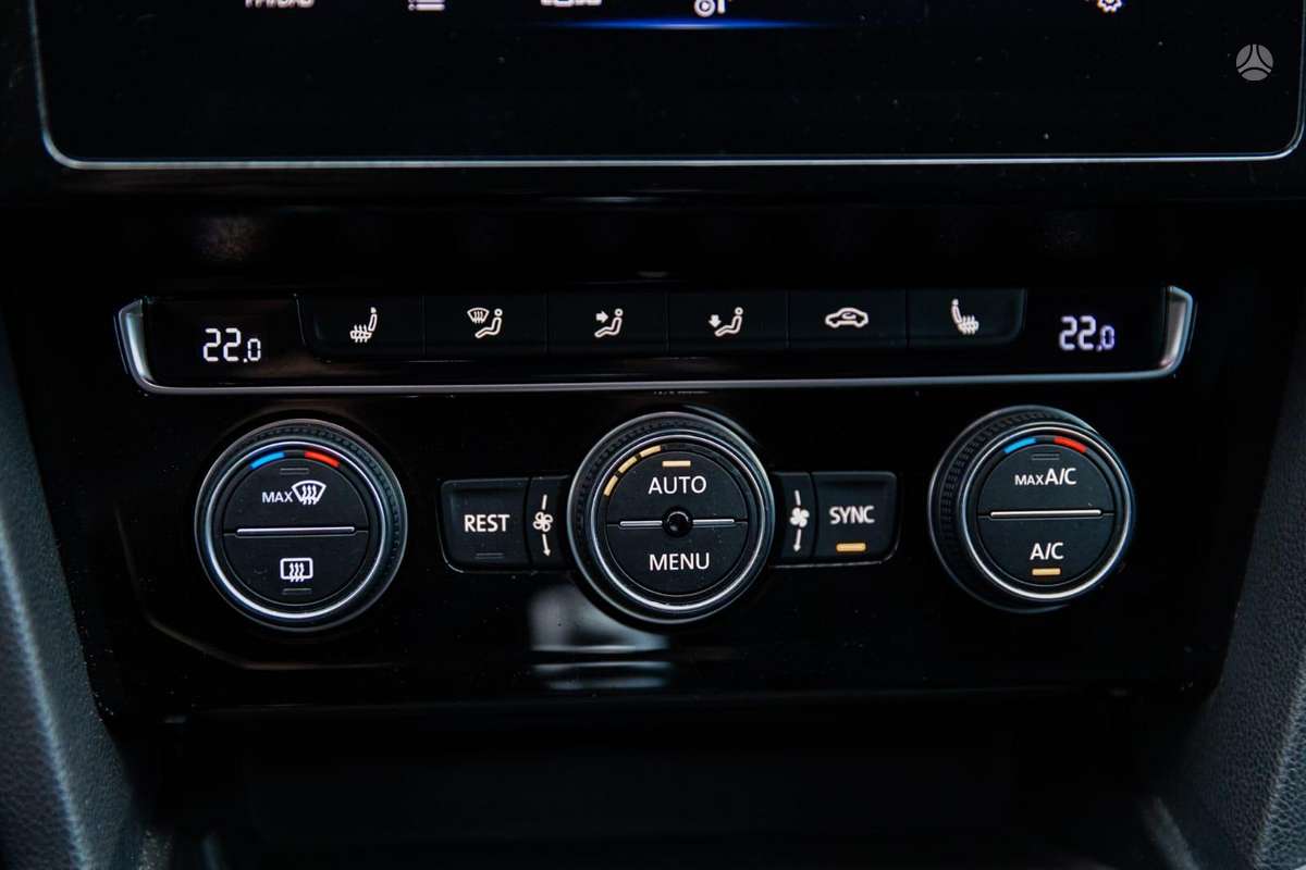 Volkswagen Passat - 9
