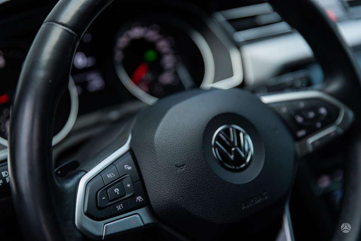 Volkswagen Passat - 12