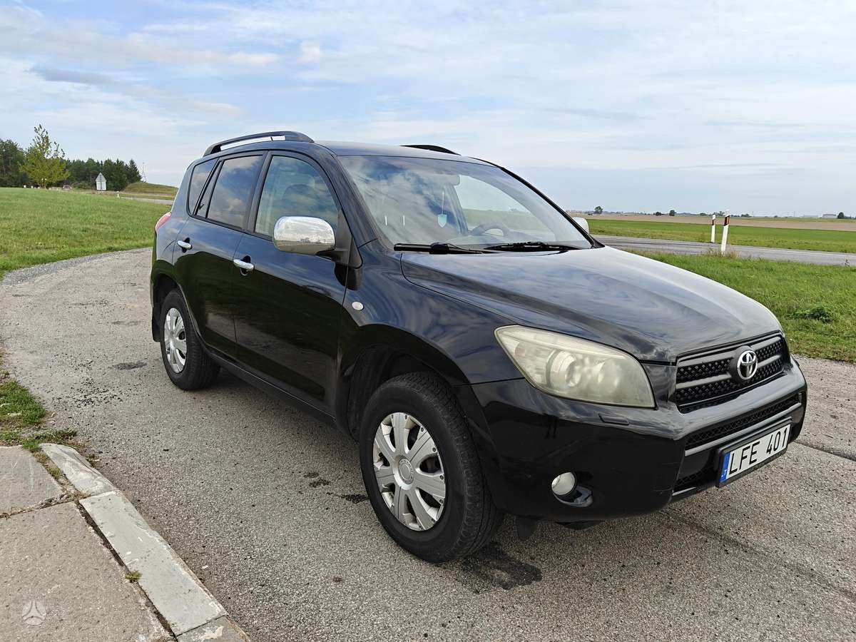 Toyota RAV4 - 1