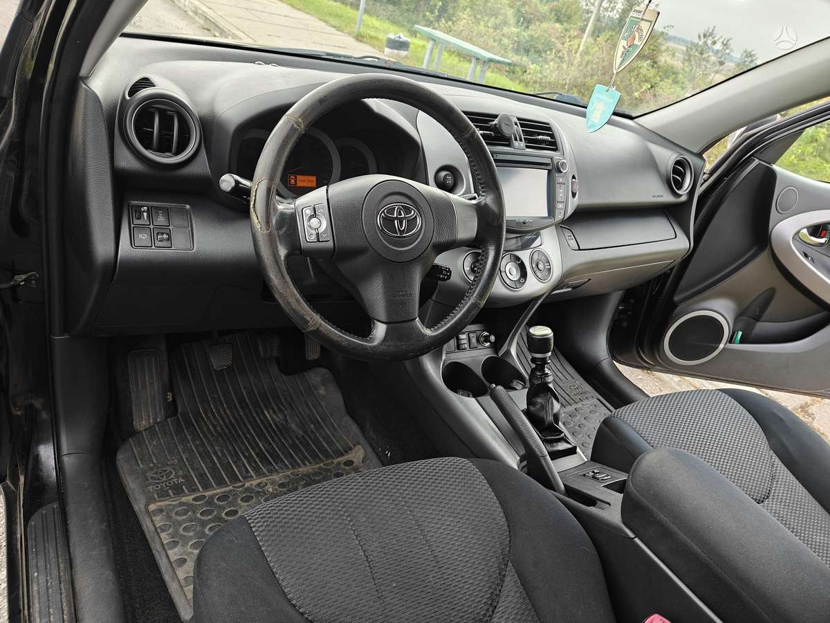 Toyota RAV4 - 12