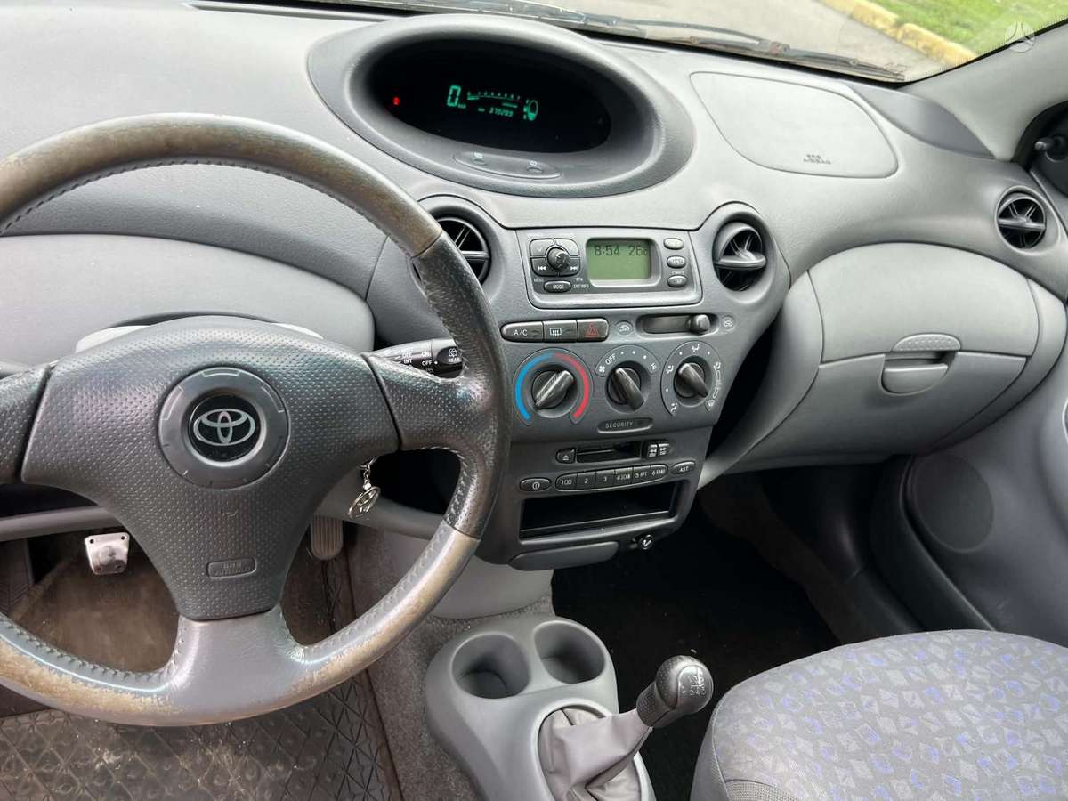 Toyota Yaris - 5