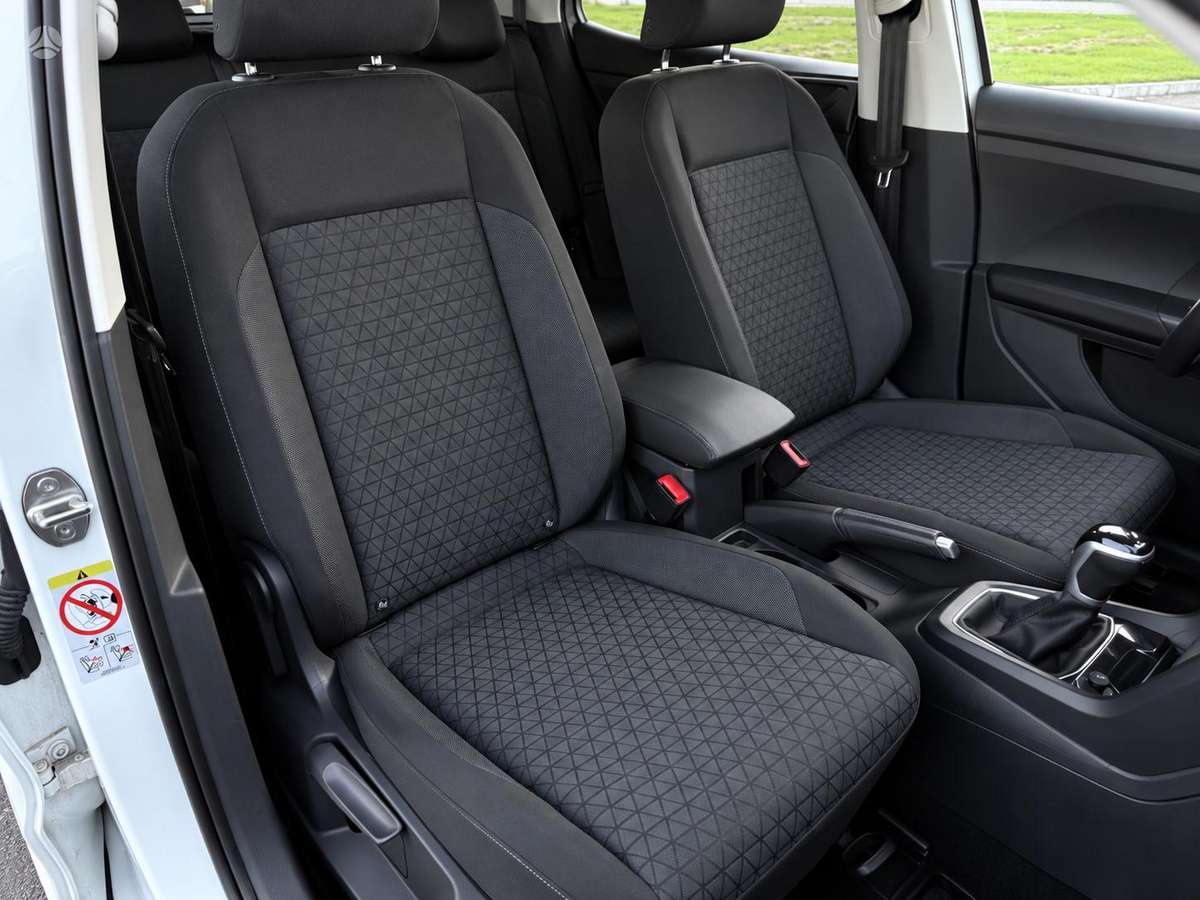 Volkswagen T-Cross - 12
