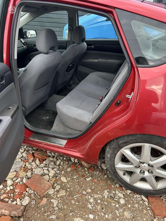 Toyota Prius - 4