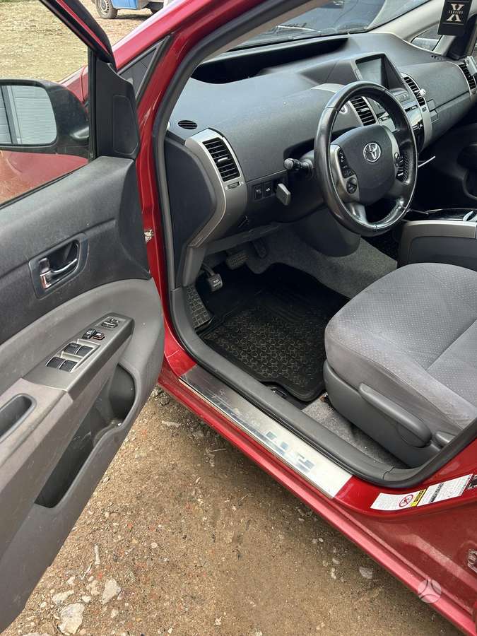Toyota Prius - 8