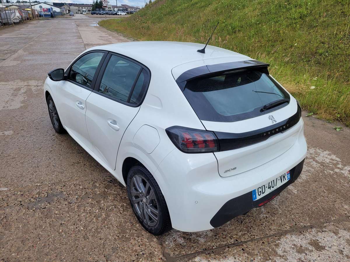 Peugeot 208 - 4