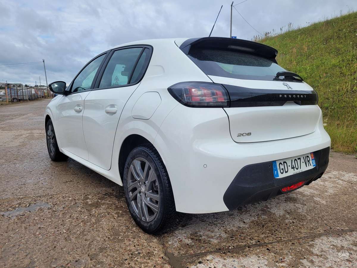 Peugeot 208 - 5