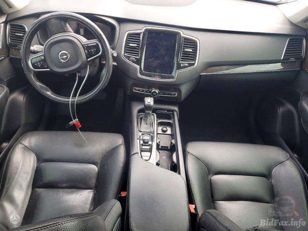 Volvo XC90 - 8