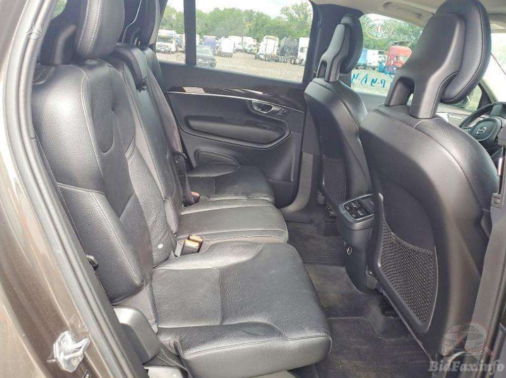 Volvo XC90 - 11