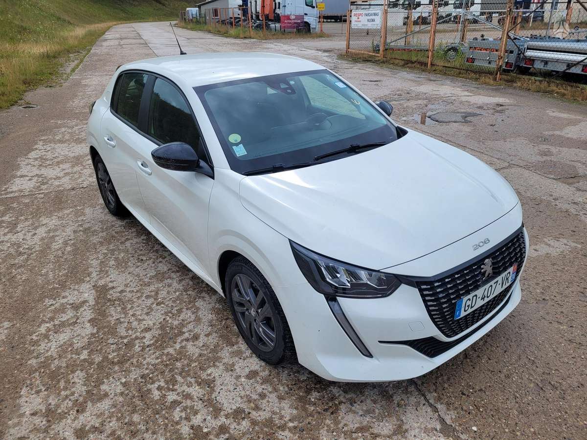 Peugeot 208 - 10