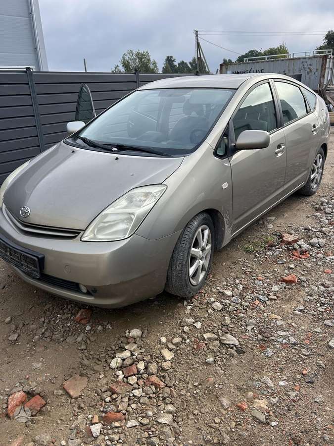 Toyota Prius - 1