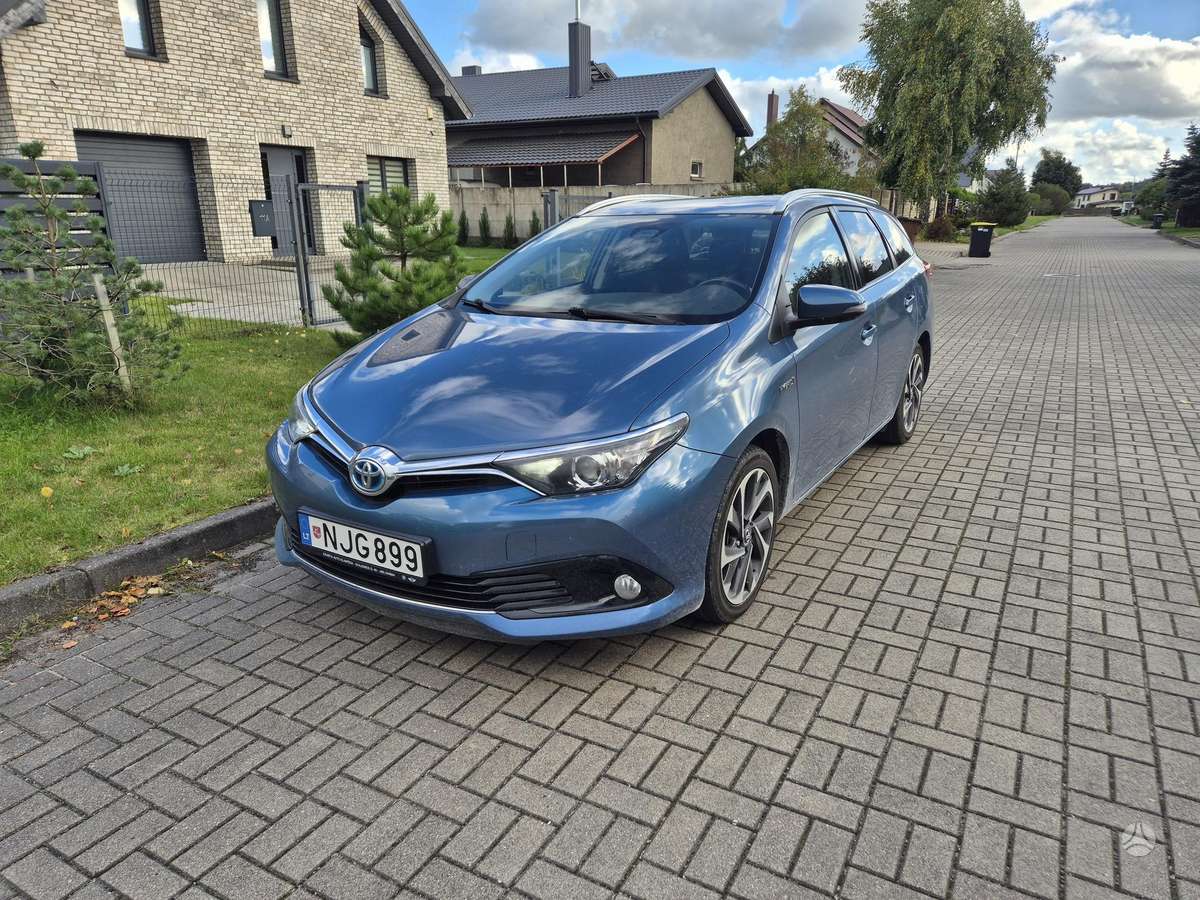 Toyota Auris - 1