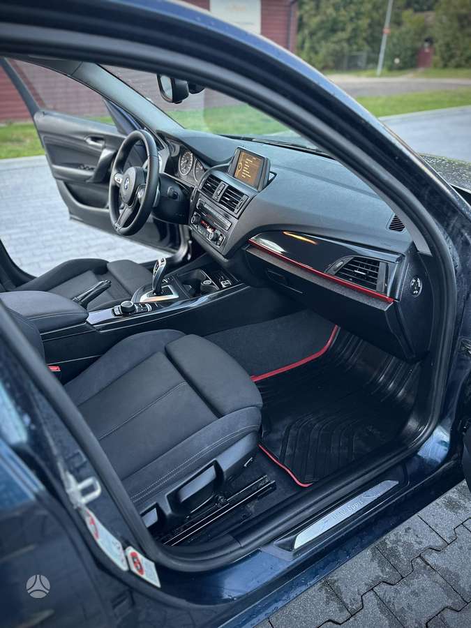 BMW 120, 2.0 l., hatchback