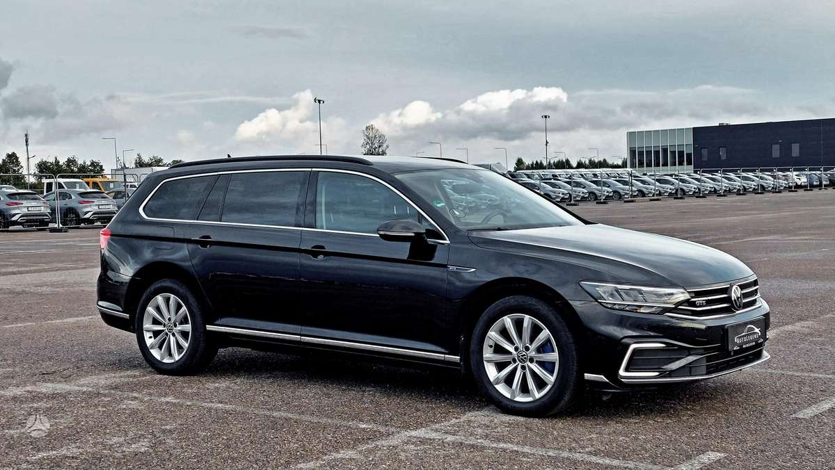 Volkswagen Passat - 11